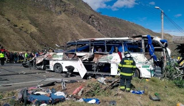 El bus salió el 5 de agosto de Cali con rumbo a Perú, y estuvo varado dos días en el Huila. AFP