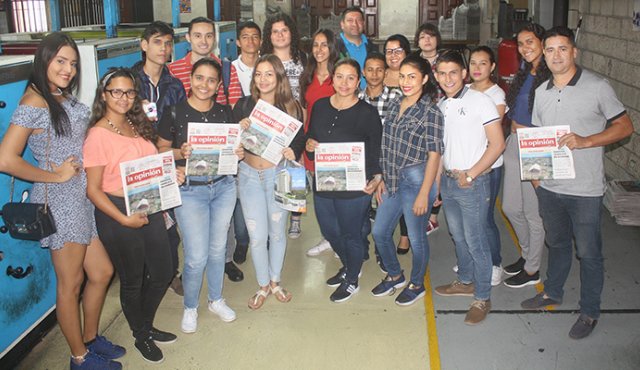 Estudiantes del instituto. La Opinión