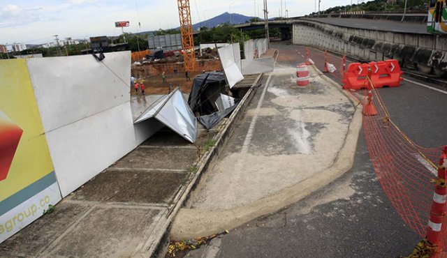 Otro mes cerrado el paso por el tramo que conecta con la autopista Internacional le ocasionará pérdidas económicas por el alargue que debe hacer en sus recorridos. Mario Caicedo