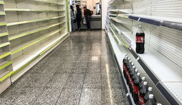 Algunos comerciantes esperan que pase la ola de fiscalizaciones. AFP