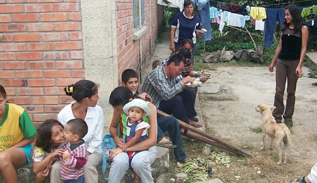 Las cifras pertenecen a 16.809 hombres y 17.700 mujeres. Archivo La Opinión