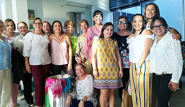 Luz Marina Barbosa, Luz Nelly Huertas de Maldonado, Amparo Sepúlveda, Margie Ojeda de Santaella,Álix Marina Ojeda, Marlena Mafla de Ararat, Alicia Eslava, Mercedes Valencia, Piedad Calderón , Nora Ballesteros, María Cristina Sepúlveda, María Inés Celis, Mary Stapper, Gisela Galvis, Neira Bustamante, María Cristina Sepúlveda y Yaneth Ramírez Montoya. entre otras.
Cortesía