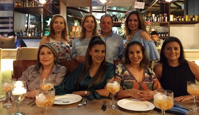 En la gráfica Liliana Mora, Betty Parada, Rafael Darío Eugenio,Magda Prada, Lourdes Colmenares, Amparo Rodríguez, Paola Mora y Gisela Fuentes.
Cortesía