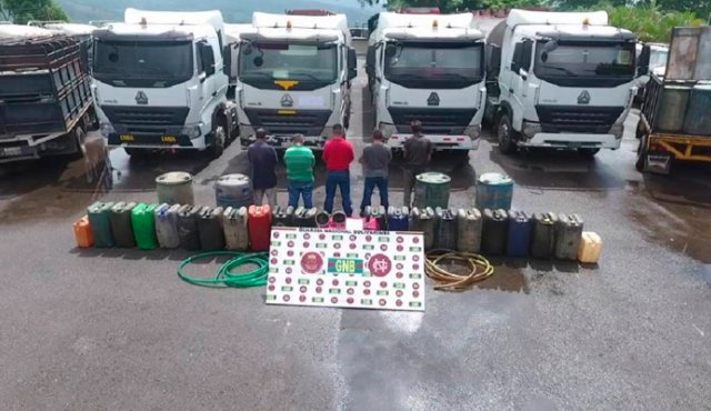 El producto más apetecido de este comercio ilícito es el combustible. Archivo