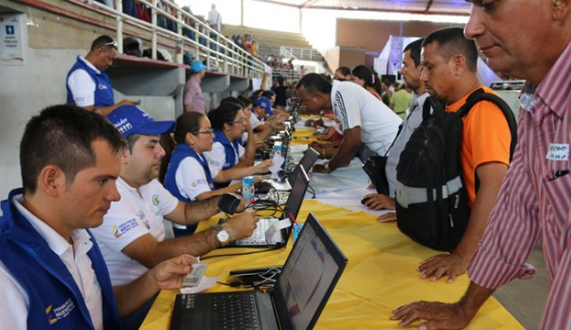 En diciembre de 2016, en el Colegio Mixto Municipal, se produjo la fase de inscripción de las 621 familias que aspiran a ser beneficiarias del programa Mi Negocio, desde entonces, nada se ha vuelto a saber. Archivo