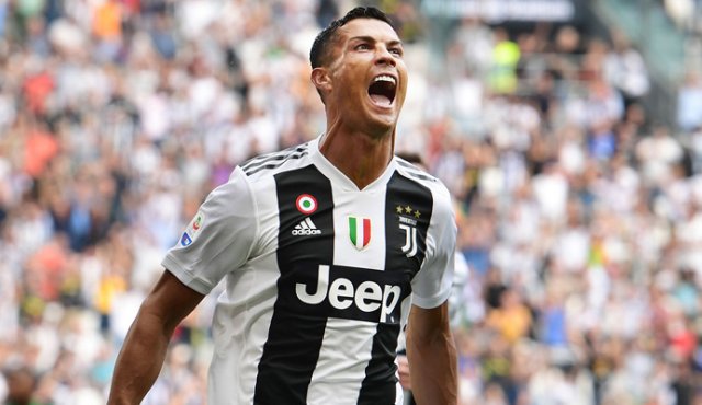 El portugués Cristiano Ronaldo, marcó un doblete con el Juventus tras no anotar en las tres primeras jornadas de la liga italiana. AFP