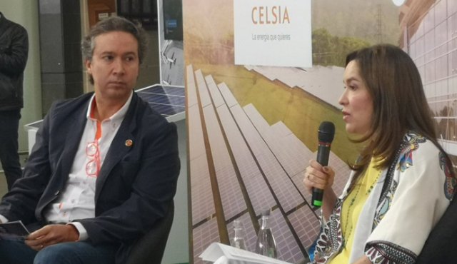 La funcionaria rindió un homenaje a las víctimas este viernes durante la presentación de la alianza de las compañías Celsia y Odinsa para instalar 10.000 paneles de energía solar en el aeropuerto El Dorado. Tomada de Twitter