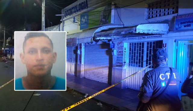 Uno de los disparos impactó en una peluquería que está ubicada en la escena del ataque contra Adrián Martínez. Cortesía