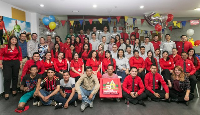 La festividad se realizó en su oficina principal. Juan Pablo Cohen