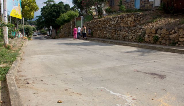 Desconocidos asesinaron, el domingo a las 8:20 de la noche, a un comerciante de 27 años. El hecho se registró en la carrera 4 con calle 5 del barrio Piedecuesta, en Villa del Rosario. La Opinión