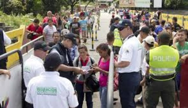 Además de la llegada masiva de venezolanos, también están retornando colombianos y se ha identificado el ingreso de extranjeros que quieren permanecer en el territorio. Archivo