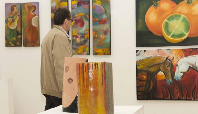 La feria Faro se hará del 29 de noviembre al 1 de diciembre, en la Torre del Reloj. Las bases completas pueden consultarse en la página: www.akc.com.co. Archivo La Opinión