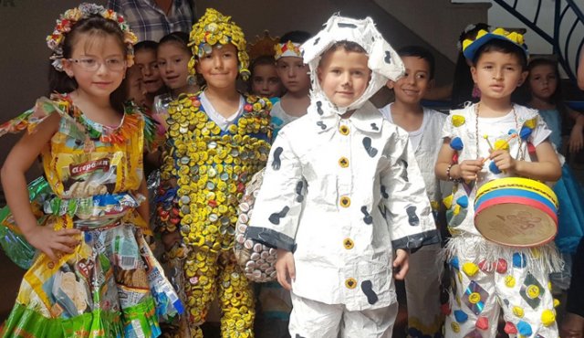 Los niños lucieron sus creaciones en predios de Corponor, invitación que le hiciera el director Gregorio Angarita Lamk.
Cortesía