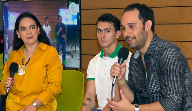 Jossimar Calvo, gimnasta cucuteño, es la imagen de la nueva factura. A su lado, María del Pilar López, jefe de Comunicaciones y José Miguel González, gerente de Cens. Alfredo Estévez