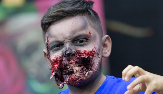 12 años tiene Santiago Cañizarez y se disfrazó de zombi. Alfredo Estévez
