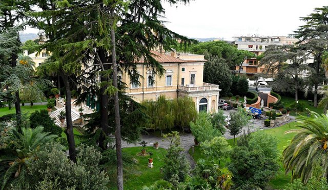 Indagan sobre el esqueleto y los huesos descubiertos en la nunciatura de Roma. AFP