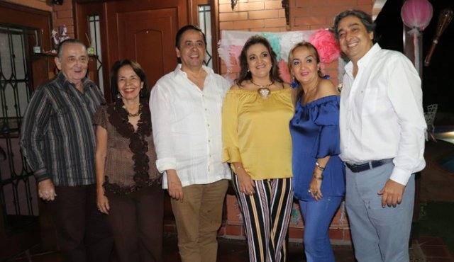 Eduardo Mora, Amparo Mora,Pedro Mora,Vilma Mora, Claudia Mora y Manuel Guillermo Mora. Cortesía