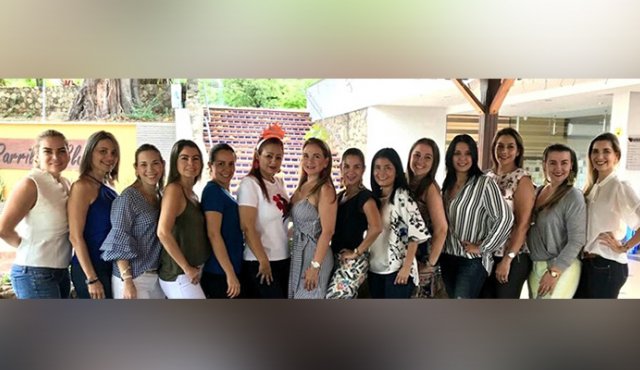 Lorena Montoya, Jacqueline Lizcano, María Alejandra Flórez, Andrea Mendoza, Andrea Fonrrodona, Luz Marina Mejía, Lucía Consuelo Flórez, Erika Niño, Maritza Rodríguez, Mónica Evangelista, Pilar Gutiérrez, María Constanza Arteaga, Yaneth Arenas y Lizeth Lafaurie. Cortesía