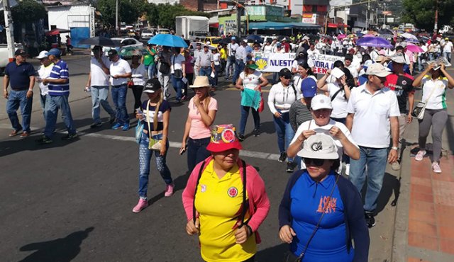 Líderes estudiantiles, comunales y obreros se sumaron a la jornada. Twitter