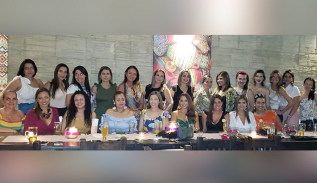 Jacqueline Lizcano fue agasajada con una cena. Cortesía