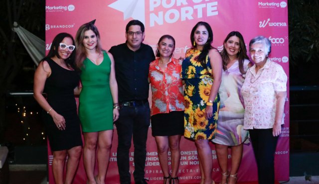 Marisol Durán, María Paula Gómez, Byron Falla, Martha Pacheco, Claudia Chausi, Fanny Lizcano y Consuelo Martínez. Mario Franco