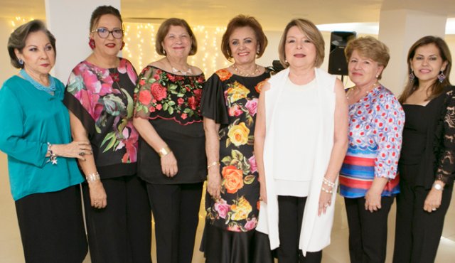 Graciela De Peñaranda, Hortensia de Montañez, Carolina Figueredo, Nelly Rubio, Nancy Núñez, Betty Núñez y Nora Takemiche. Juan Pablo Cohen