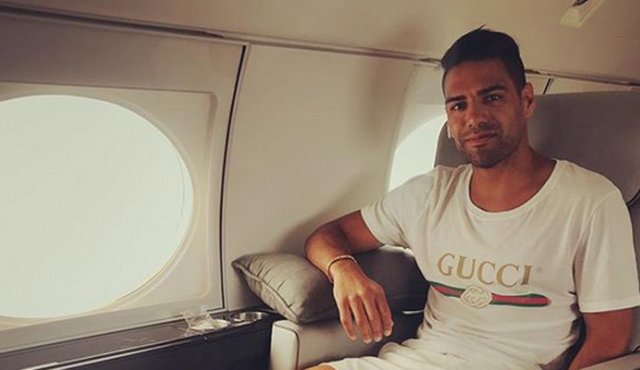 Falcao publicó en su cuenta de Instagram un video en vivo en el que cantó como aficionado, elogiando después de gran manera a Juan Fernando Quintero, héroe del partido. Tomada de Instagram