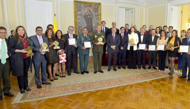 Este martes se cumplió en Bogotá el acto de entrega de los premios de alta gerencia en las entidades del Estado, evento que encabezó el presidente Iván Duque. Colprensa