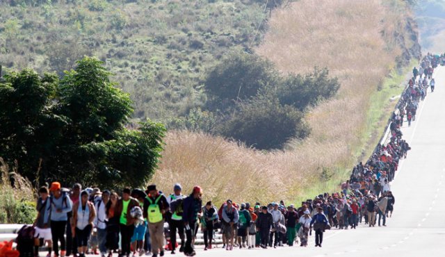 Más del 80% de los que se mueven de un país a otro lo hacen de forma legal, pero más de 60.000 personas han muerto intentando atravesar fronteras ilegalmente desde el año 2000, según cifras de la ONU. Archivo