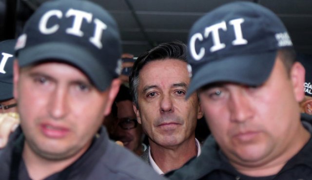 Traslado a la cárcel de Roberto Prieto ex-gerente de la campaña presidencial de Juan Manuel Santos. Colprensa