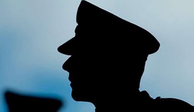 La Procuraduría afirmó que el capitán debe estar recluido en una cárcel porque "representa peligro para la víctima por la profesión y grado de autoridad que ostenta", puede manipular los testigos y puede dificultar las investigaciones. Colprensa