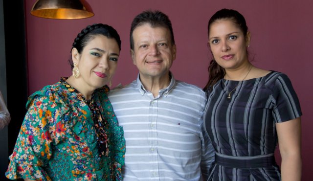 Belén Salcedo Salinas, Jairo Humberto Cristo y Antonieta Contreras. Cortesía