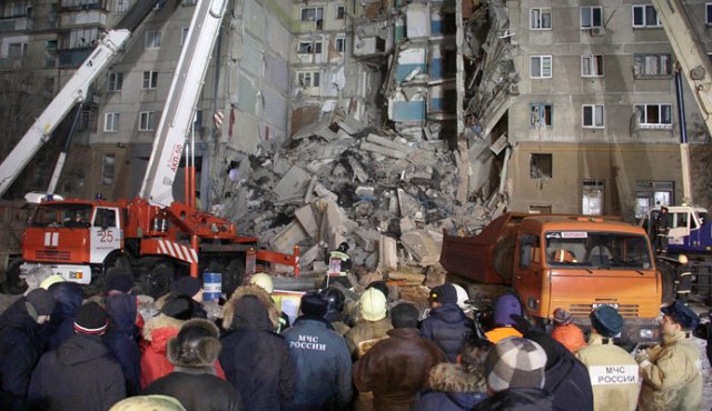 Con una población de 400.000 habitantes, Magnitogorsk, donde se derrumbó el edificio, está situada en una región rica en minerales y tiene una de las principales fábricas de acero de Rusia. Las autoridades descartaron un atentado. AFP