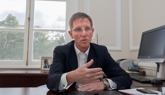 Se trabaja en un plan de protección para integrantes del partido FARC, teniendo en cuenta su participación en nuevas elecciones, según el alto consejero para el Posconflicto, Emilio Archila. Colprensa