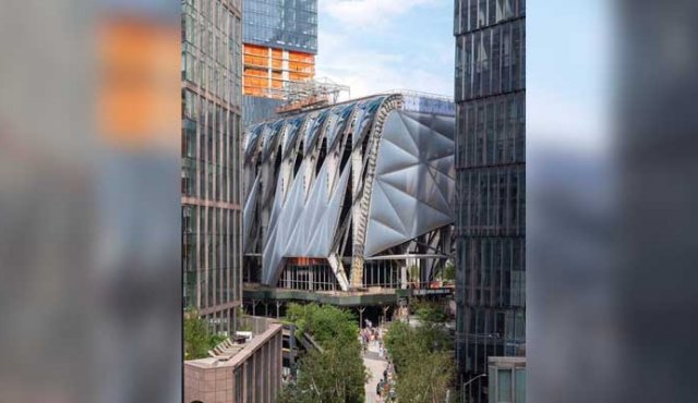 El edificio, cuya estructura externa es corrediza, cuenta con 2.300 metros cuadrados de espacio y un teatro con capacidad para 500 asientos. Tomada de Instagram