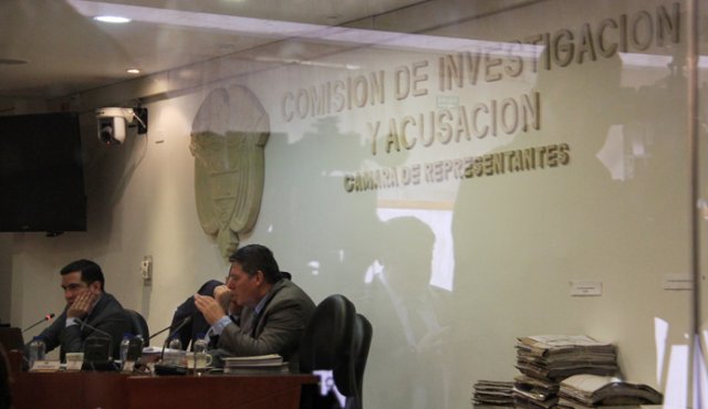La Comisión de Acusación de la Cámara presentó ayer versiones encontradas en relación con el caso de las transcripciones enviadas a la Corte por la Fiscalía, con las acusaciones contra magistrados hechas por el abogado Leonardo Luis Pinilla (‘Porcino’), apoderado del fiscal anticorrupción, Luis Gustavo Moreno. Colprensa