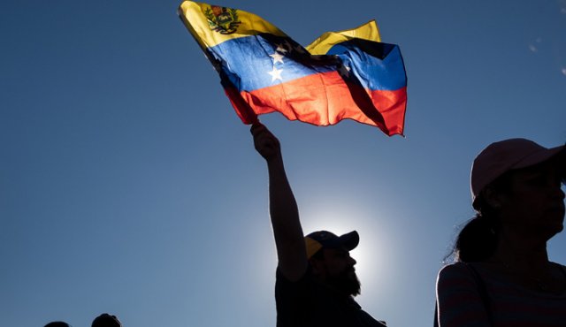 Las tensiones se han agudizado en los últimos días en Venezuela con manifestaciones que dejan 26 muertes en disturbios. AFP