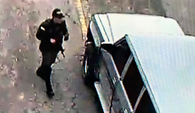 Las autoridades analizan los videos de varias cámaras de seguridad para establecer el recorrido que hizo la motocicleta. Colprensa