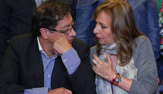 A través de un mensaje de texto. Colprensa
