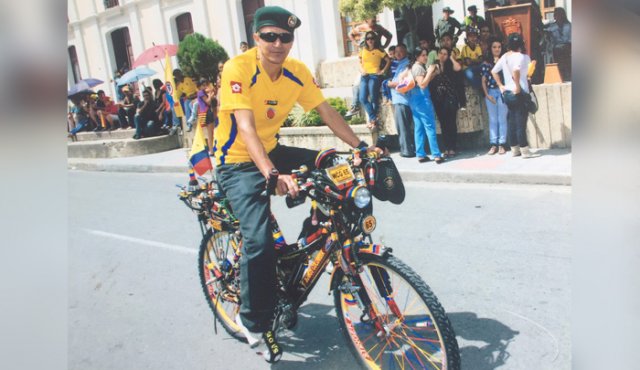 En la provincia de Ocaña una bicicleta es la sensación. Se trata de ‘La colombianita’ de William Castañeda Garay.
Cortesía - Javier Sarabia / La Opinión