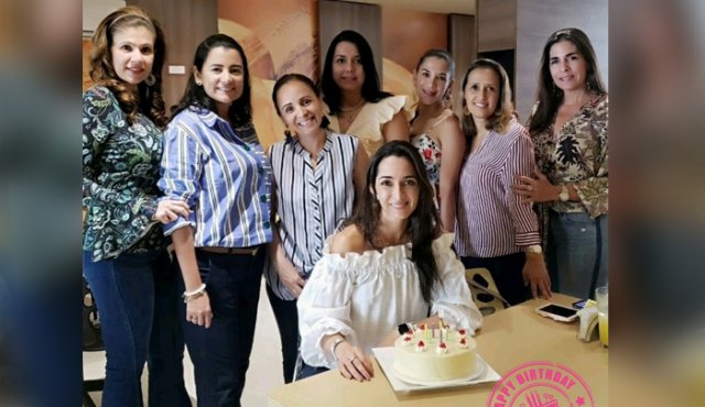 Luz Mary León, Gisela Puentes, Andrea Lemus, Pilar Gutiérrez, Erika Niño, Martha Navarro, Isabel Cristina Soto y la cumpleañeraTatiana Romero.
Cortesía