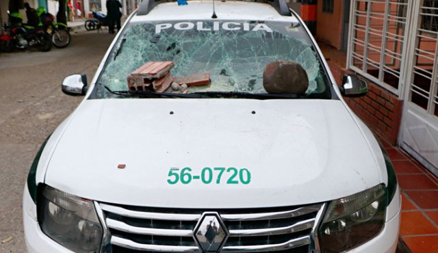 Así quedó la patrulla de la Policía. Cortesía