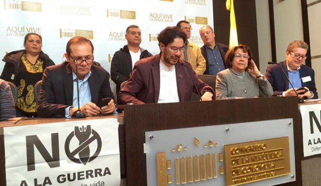 La comunicación va firmada por los congresistas de partidos como Farc, Polo, Decentes y Verdes. Colprensa