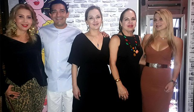 Betty Parada, Sergio Urbina, Silvia Carolina Flórez, Silvia Faillace de Flórez y Ana Karina Flórez. Cortesía