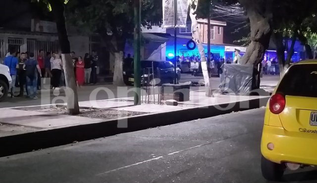 La escena está rodeada de familiares que lloran a su ser querido.
La Opinión