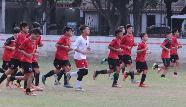 La selección norte infantil aún tienen 10 días antes de disputar su primer juego en la fase semifinal del Torneo Nacional de la categoría.
César Obando / La Opinión