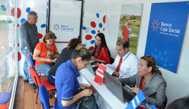 Más de la mitad de los clientes que solicitaron el producto financiero en la ciudad y en el país fueron mujeres. Archivo