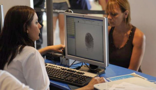 Los Inescrupulosos pueden tomar préstamos o solicitar líneas telefónicas en su nombre. Internet