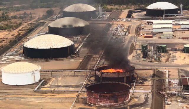 La conflagración se desató la tarde del miércoles en Petro San Félix (estado Anzoátegui, norte), dijo el ministro de Petróleo y presidente de PDVSA, general Manuel Quevedo. Twitter