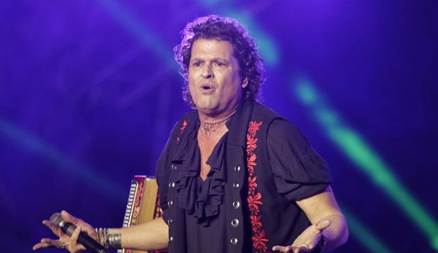El colombiano Carlos Vives está nominado en dos categorías. Se espera que ponga bailar a todo el público en la gala. Archivo
